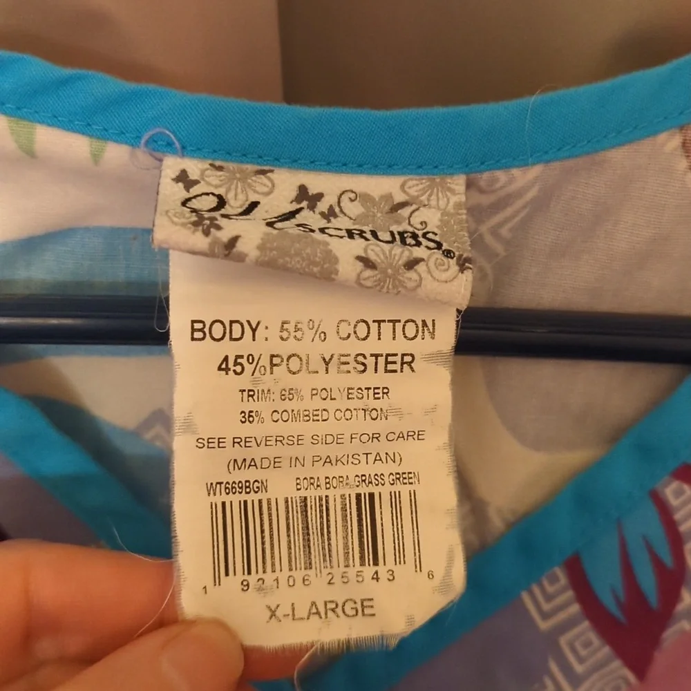 Scrub top - Picture 3 of 4